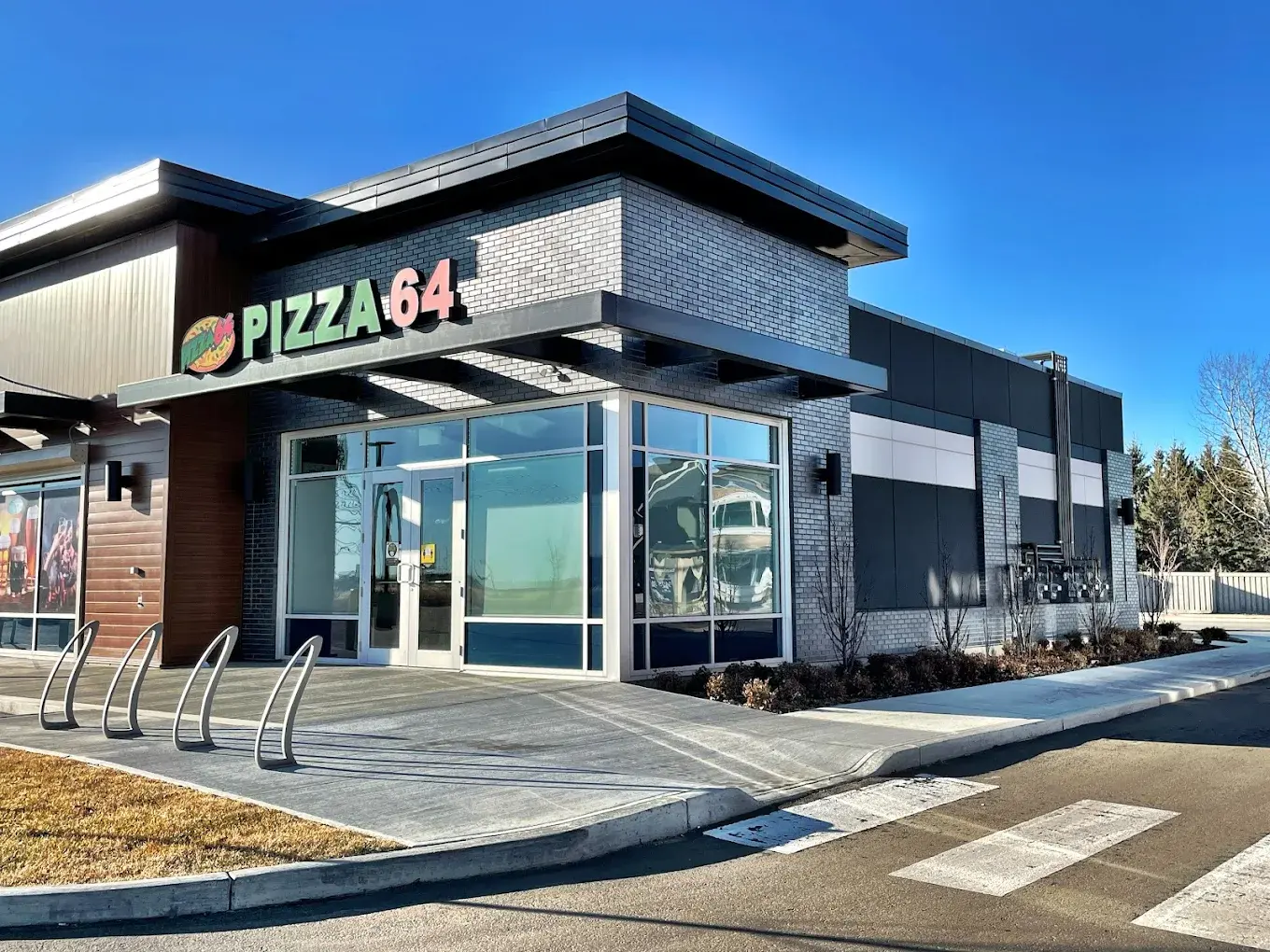 Experience fresh pizza and warm hospitality at Pizza64 in Edmonton Chappelle
